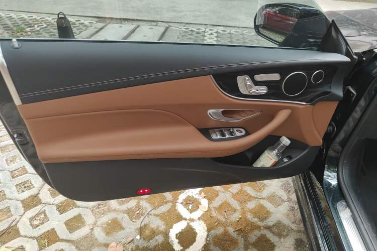 Used Mercedes-Benz E-Class 2020 E 260 Coupe Interior 7