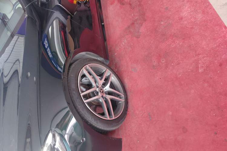 Used Mercedes-Benz E-Class 2020 E 260 Coupe Left Front Wheel Hub