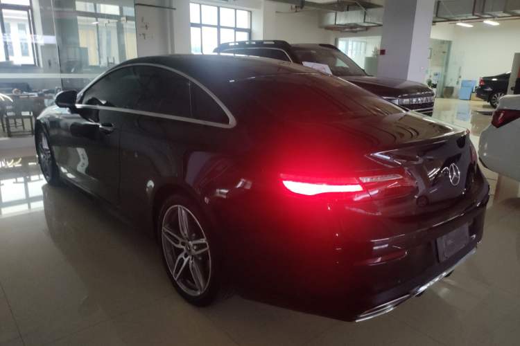 Used Mercedes-Benz E-Class 2020 E 260 Coupe Rear Left 45 Deg