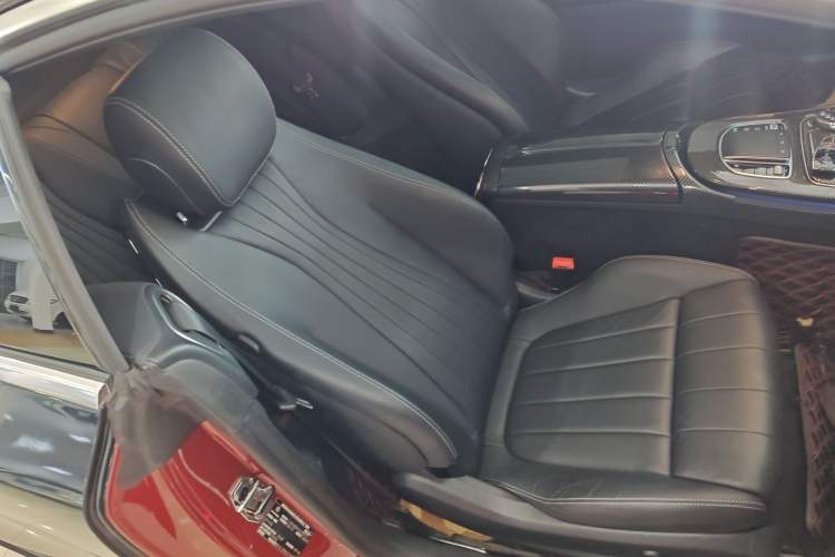 Used Mercedes-Benz E-Class 2020 E 260 Coupe Right Front Seat
