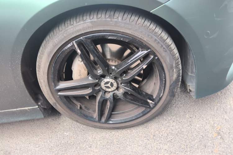 Used Mercedes-Benz E-Class 2020 E 260 Coupe Right Front Wheel Hub
