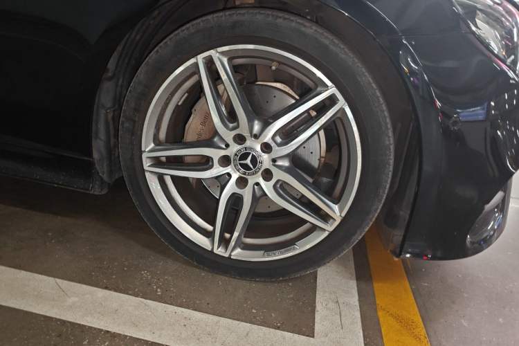 Used Mercedes-Benz E-Class 2020 E 260 Coupe Right Front Wheel Hub