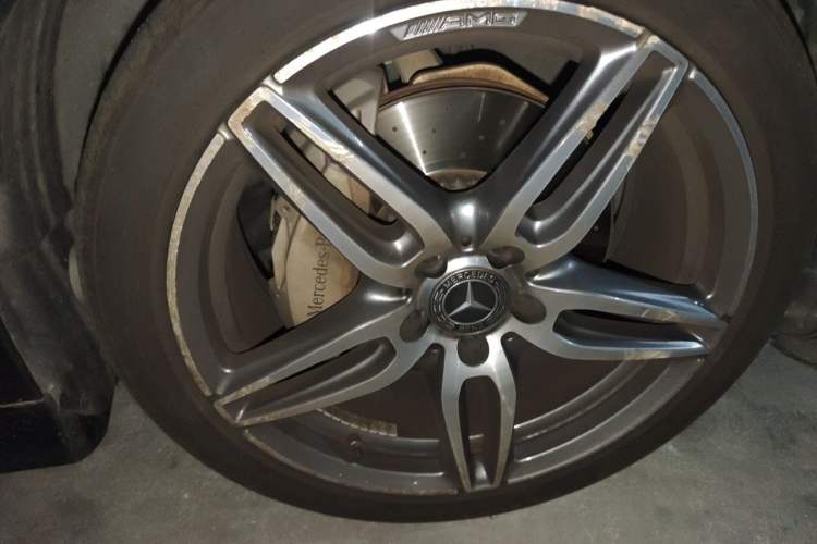 Used Mercedes-Benz E-Class 2020 E 260 Coupe Right Front Wheel Hub