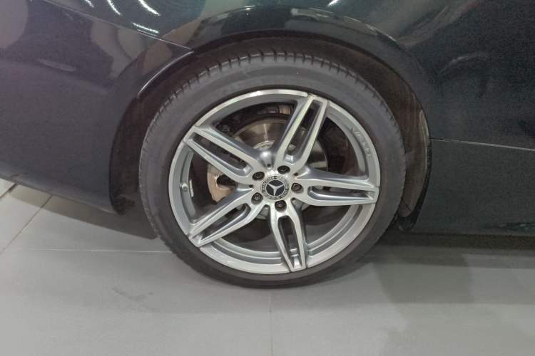 Used Mercedes-Benz E-Class 2020 E 260 Coupe Right Rear Wheel Hub