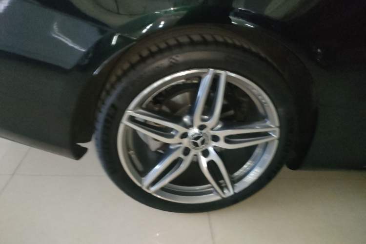 Used Mercedes-Benz E-Class 2020 E 260 Coupe Right Rear Wheel Hub