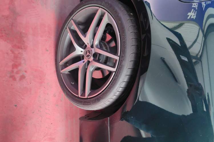 Used Mercedes-Benz E-Class 2020 E 260 Coupe Right Rear Wheel Hub
