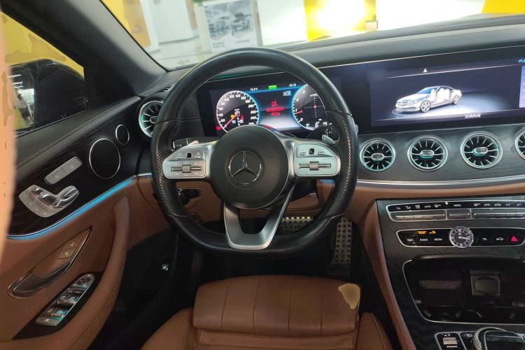 Used Mercedes-Benz E-Class 2020 E 260 Convertible Coupe Steering Wheel