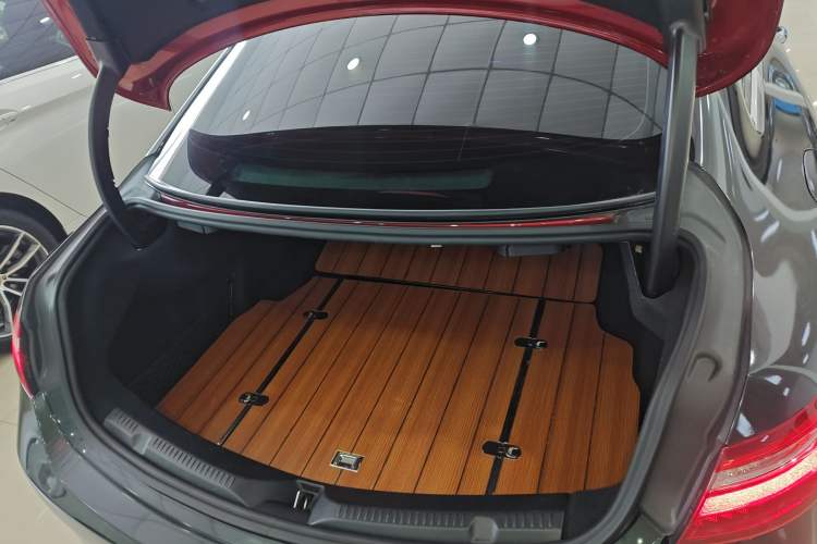 Used Mercedes-Benz E-Class 2020 E 260 Coupe Trunk