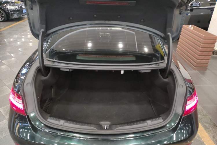 Used Mercedes-Benz E-Class 2020 E 300 Coupe Trunk