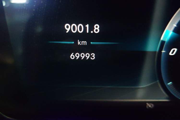 Used Mercedes-Benz E-Class 2020 Facelift E 260 L Sport Edition Odometer Close Up