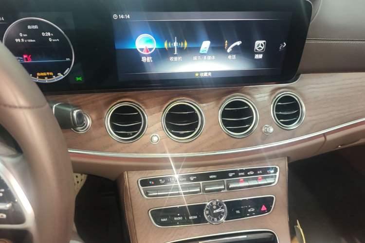 Used Mercedes-Benz E-Class 2020 Facelift E 300 L Stylish Edition Audio And AC Panel