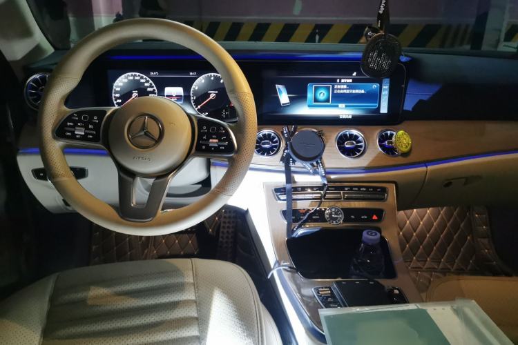 Used Mercedes-Benz E-Class 2020 E 260 Coupe Center Console