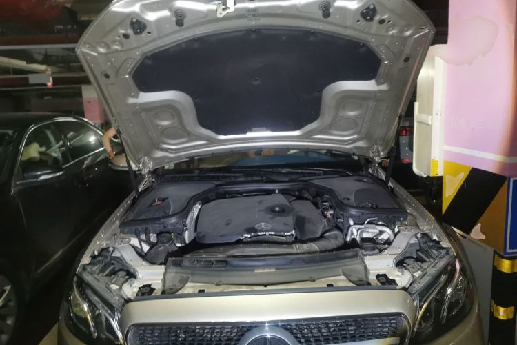 Used Mercedes-Benz E-Class 2020 E 260 Coupe Engine Bay