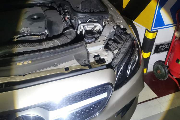 Used Mercedes-Benz E-Class 2020 E 260 Coupe Engine Bay Left