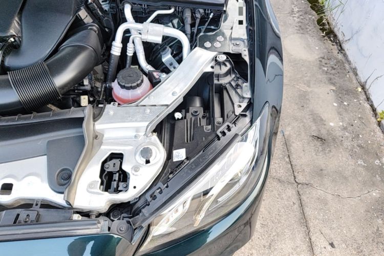 Used Mercedes-Benz E-Class 2020 E 260 Coupe Engine Bay Left
