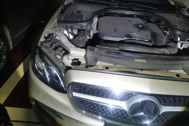 Used Mercedes-Benz E-Class 2020 E 260 Coupe Engine Bay Right