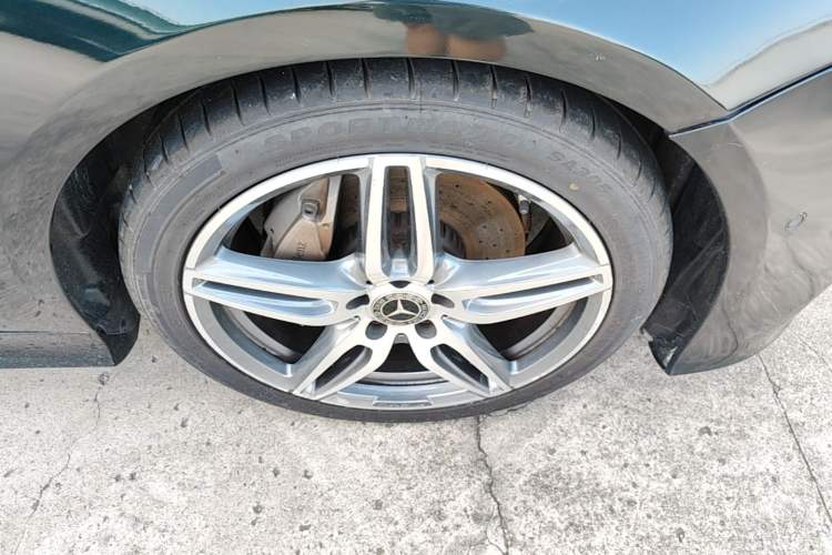 Used Mercedes-Benz E-Class 2020 E 260 Coupe Exterior 4