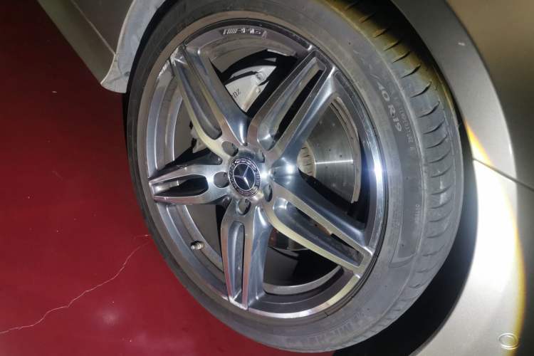 Used Mercedes-Benz E-Class 2020 E 260 Coupe Right Front Wheel Hub