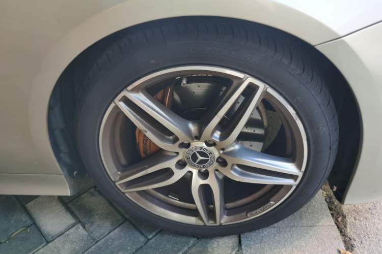 Used Mercedes-Benz E-Class 2020 E 260 Coupe Right Front Wheel Hub