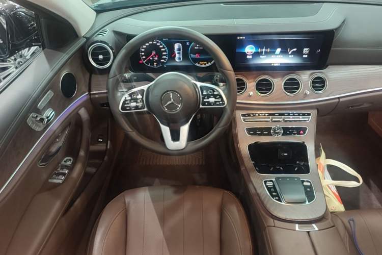 Used Mercedes-Benz E-Class 2020 Facelift E 300 L Stylish Edition Steering Wheel