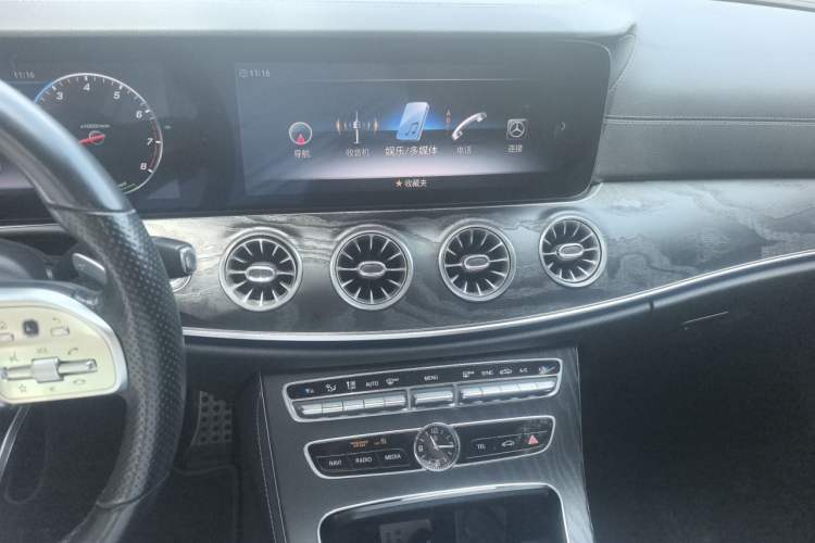 Used Mercedes-Benz E-Class 2020 E 260 Coupe Audio And AC Panel