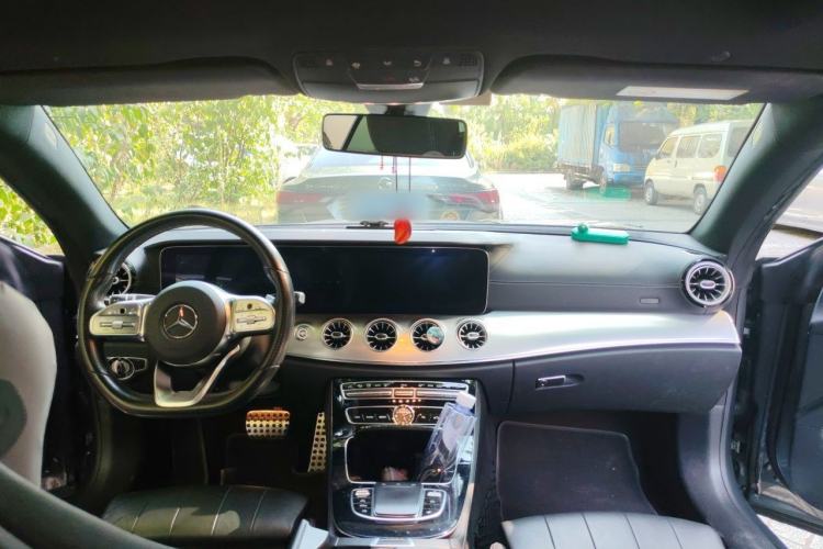 Used Mercedes-Benz E-Class 2020 E 260 Coupe Center Console