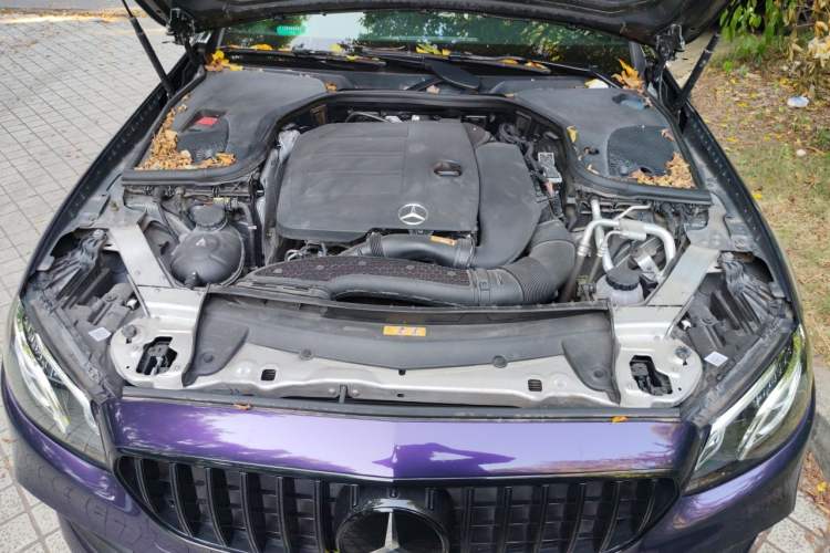 Used Mercedes-Benz E-Class 2020 E 260 Coupe Engine Bay