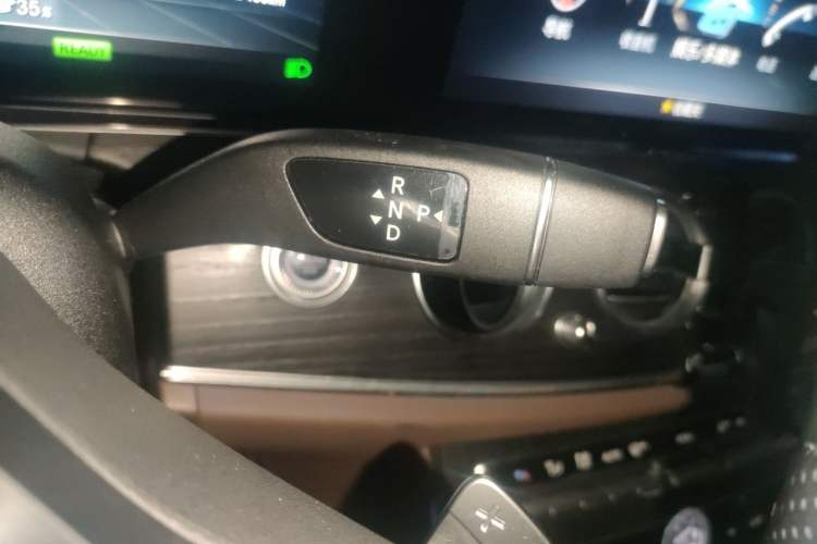Used Mercedes-Benz E-Class 2020 E 260 L Sport 4MATIC Gear Lever