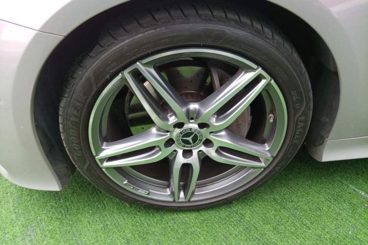 Used Mercedes-Benz E-Class 2020 E 260 Convertible Coupe Left Front Wheel Hub