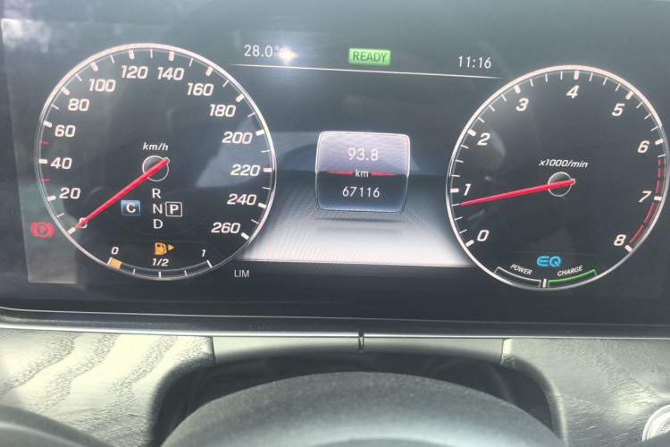 Used Mercedes-Benz E-Class 2020 E 260 Coupe Odometer Close Up