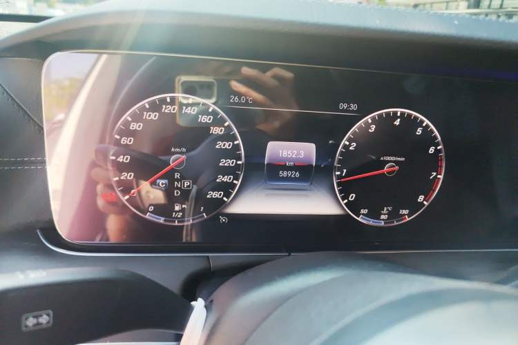 Used Mercedes-Benz E-Class 2020 E 300 L Sport Luxury Edition Odometer Close Up