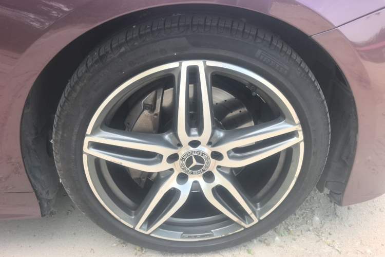 Used Mercedes-Benz E-Class 2020 E 260 Coupe Right Front Wheel Hub