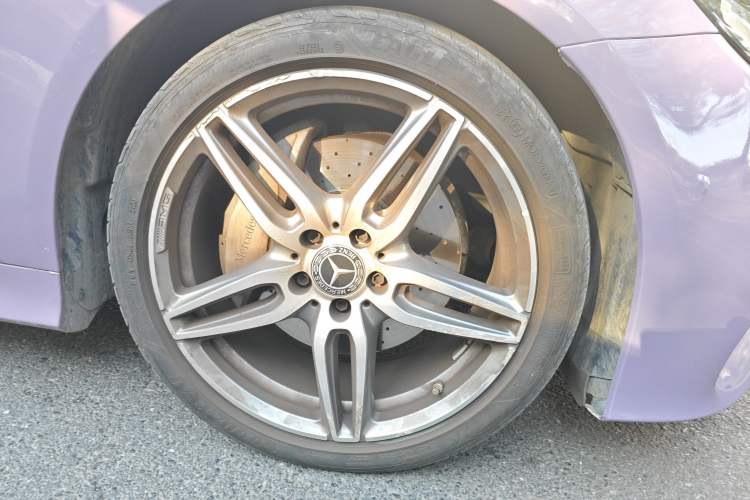 Used Mercedes-Benz E-Class 2020 E 260 Coupe Right Front Wheel Hub