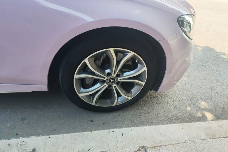 Used Mercedes-Benz E-Class 2020 E 300 L Sport Luxury Edition Right Front Wheel Hub