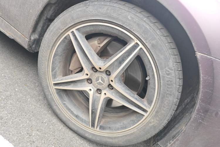 Used Mercedes-Benz E-Class 2020 Restyled E 300 L Sport Exclusive Edition Right Front Wheel Hub