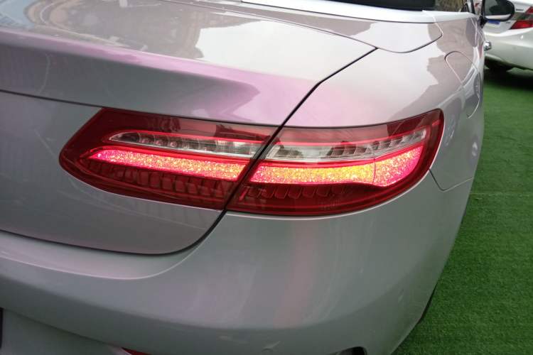 Used Mercedes-Benz E-Class 2020 E 260 Convertible Coupe Right Rear Taillight