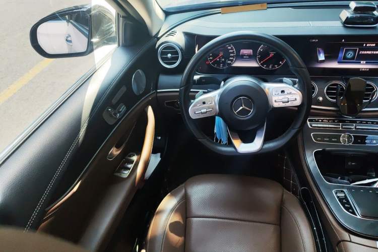 Used Mercedes-Benz E-Class 2020 E 300 L Sport Luxury Edition Steering Wheel