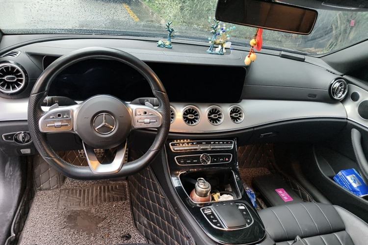 Used Mercedes-Benz E-Class 2020 E 260 Coupe Center Console