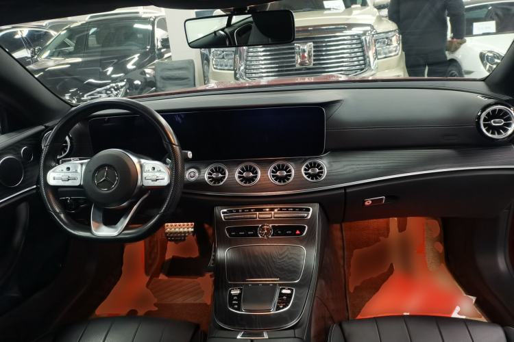 Used Mercedes-Benz E-Class 2020 E 260 Coupe Center Console