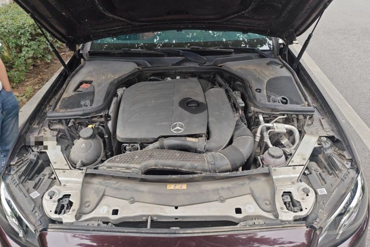 Used Mercedes-Benz E-Class 2020 E 260 Coupe Engine Bay