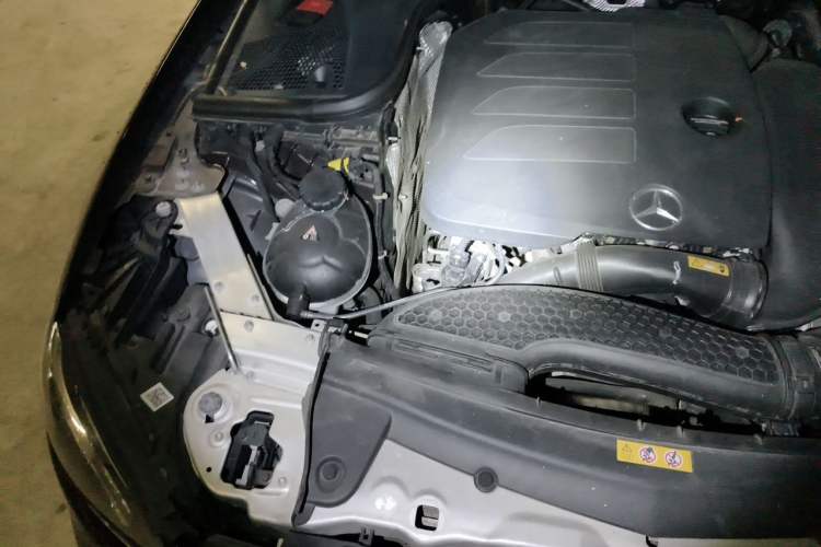 Used Mercedes-Benz E-Class 2020 E 260 Coupe Engine Bay Right