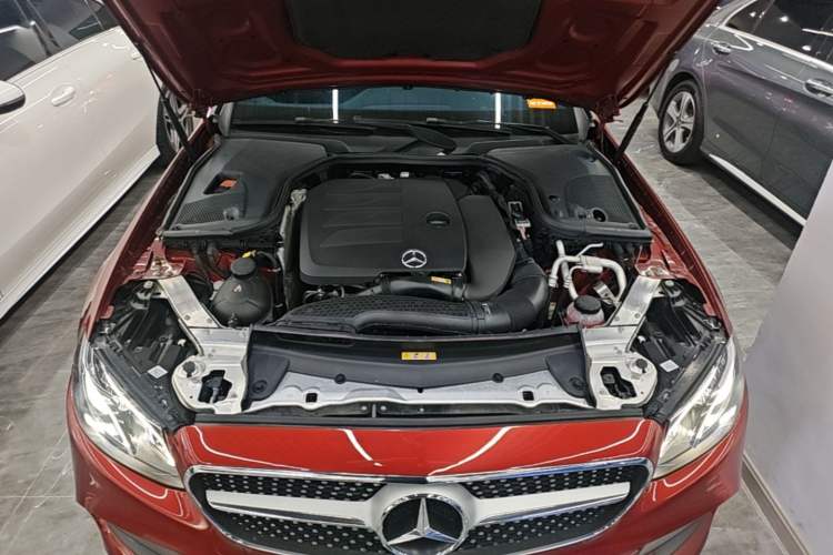 Used Mercedes-Benz E-Class 2020 E 260 Coupe Engine Bay