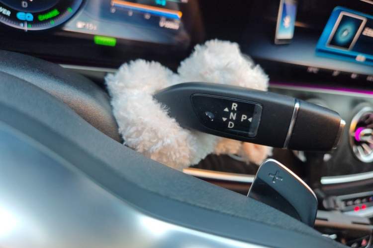 Used Mercedes-Benz E-Class 2020 E 260 Convertible Coupe Gear Lever