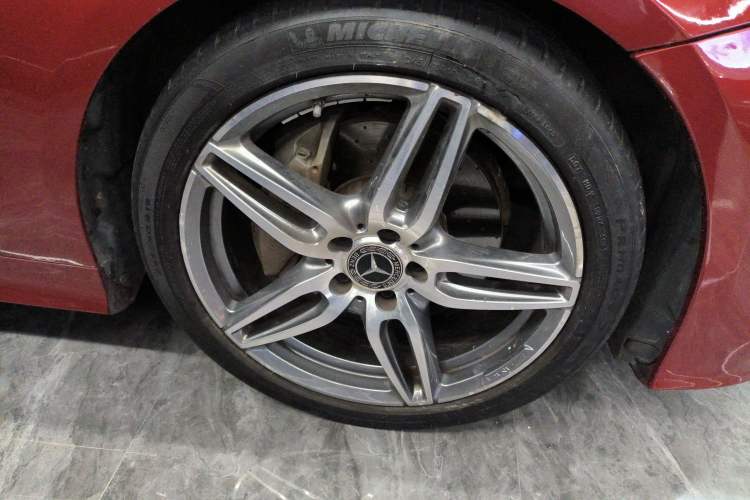 Used Mercedes-Benz E-Class 2020 E 260 Coupe Left Front Wheel Hub