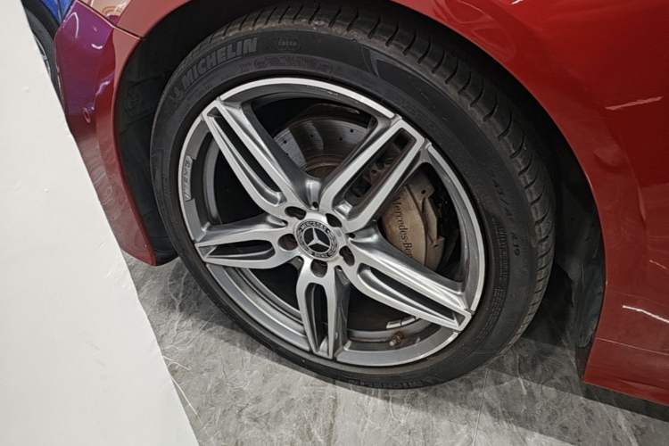 Used Mercedes-Benz E-Class 2020 E 260 Coupe Left Front Wheel Hub