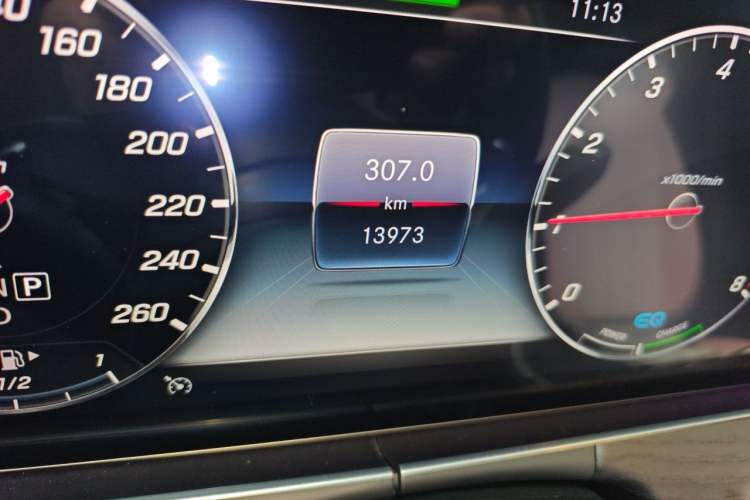 Used Mercedes-Benz E-Class 2020 E 260 L Sport Edition Odometer Close Up