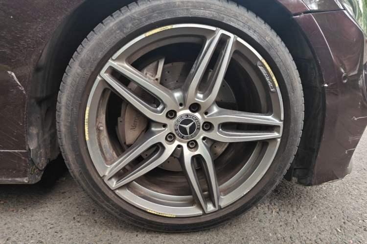 Used Mercedes-Benz E-Class 2020 E 260 Coupe Right Front Wheel Hub