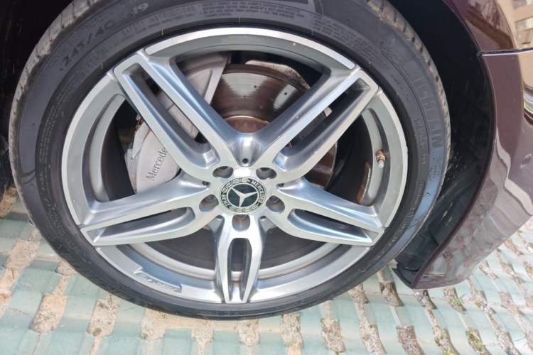 Used Mercedes-Benz E-Class 2020 E 260 Convertible Coupe Right Front Wheel Hub