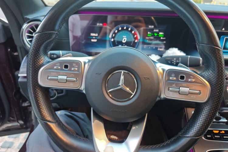 Used Mercedes-Benz E-Class 2020 E 260 Convertible Coupe Steering Wheel