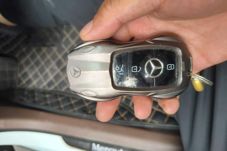 Used Mercedes-Benz E-Class 2020 Facelift E 300 L Stylish Edition Vehicle Key